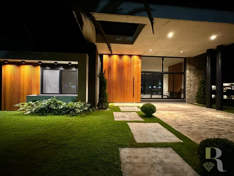 CASA EM CONDOMÍNIO FECHADO EM XANGRI-LÁ: 47ª foto da galeria de imagens do imóvel