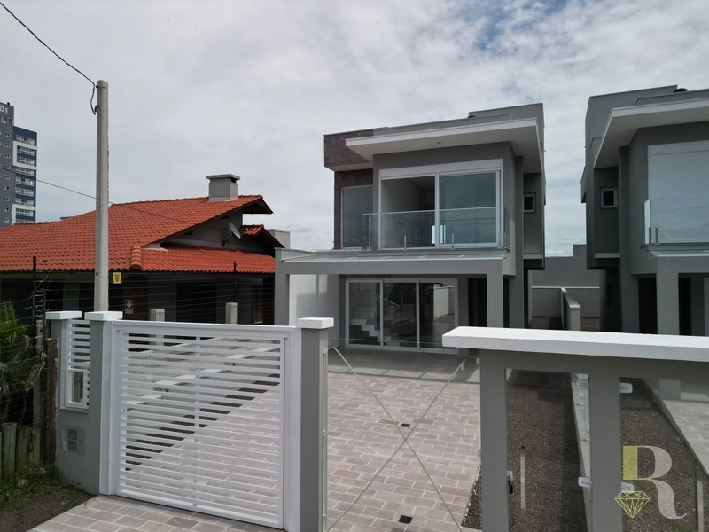Casa zona nova de Capao a poucos metros do mar: 2ª foto da galeria de imagens do imóvel