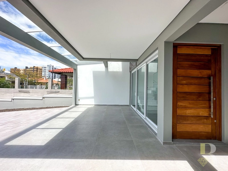 Casa zona nova de Capao a poucos metros do mar: 5ª foto da galeria de imagens do imóvel