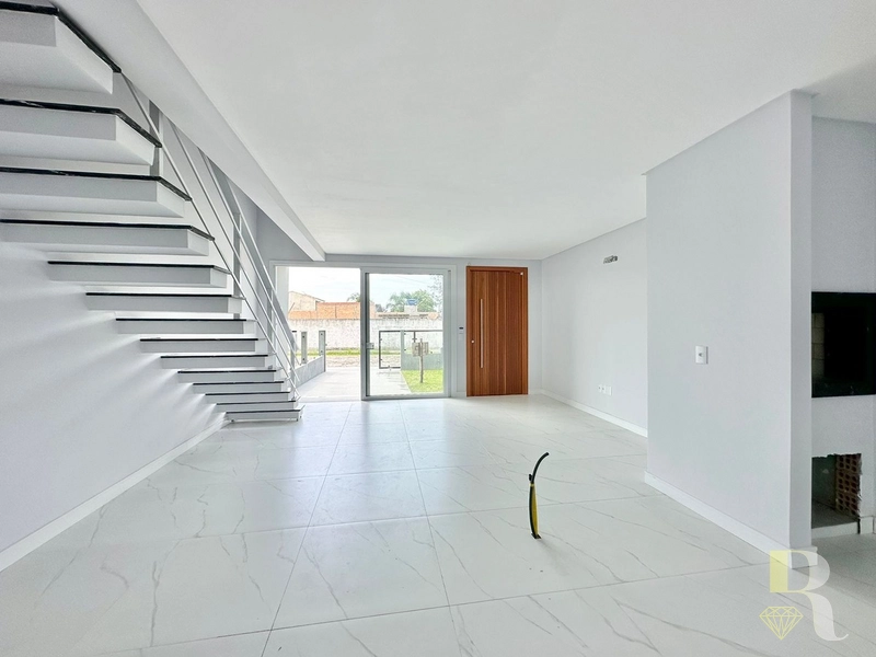 CASA COM 3 SUÍTES: 7ª foto da galeria de imagens do imóvel
