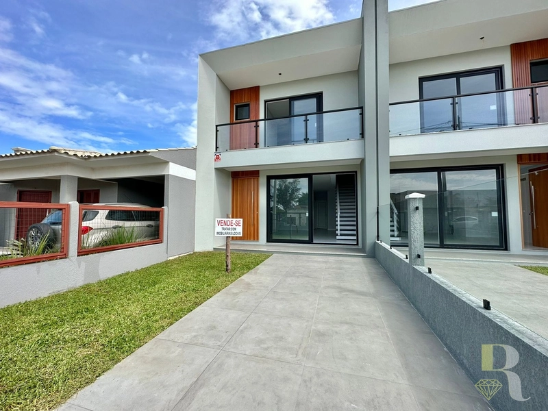 CASA COM 3 SUÍTES: 2ª foto da galeria de imagens do imóvel