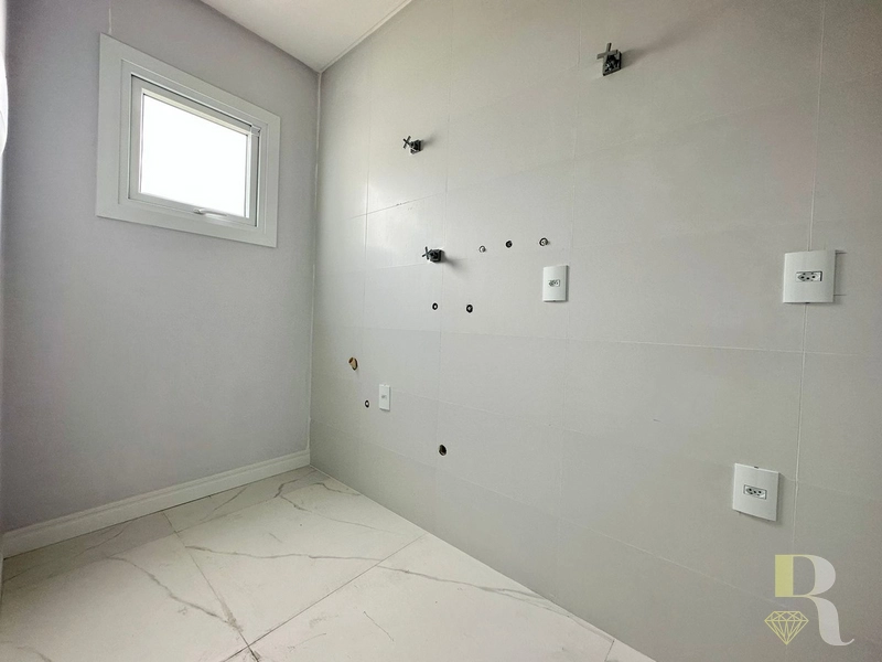CASA COM 3 SUÍTES: 8ª foto da galeria de imagens do imóvel