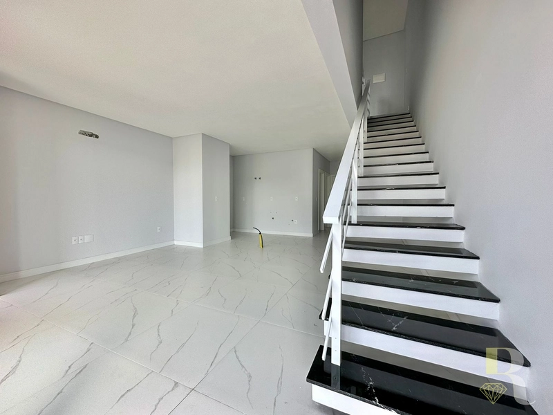 CASA COM 3 SUÍTES: 3ª foto da galeria de imagens do imóvel