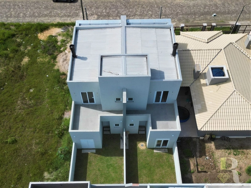 CASA COM 3 SUÍTES: 29ª foto da galeria de imagens do imóvel