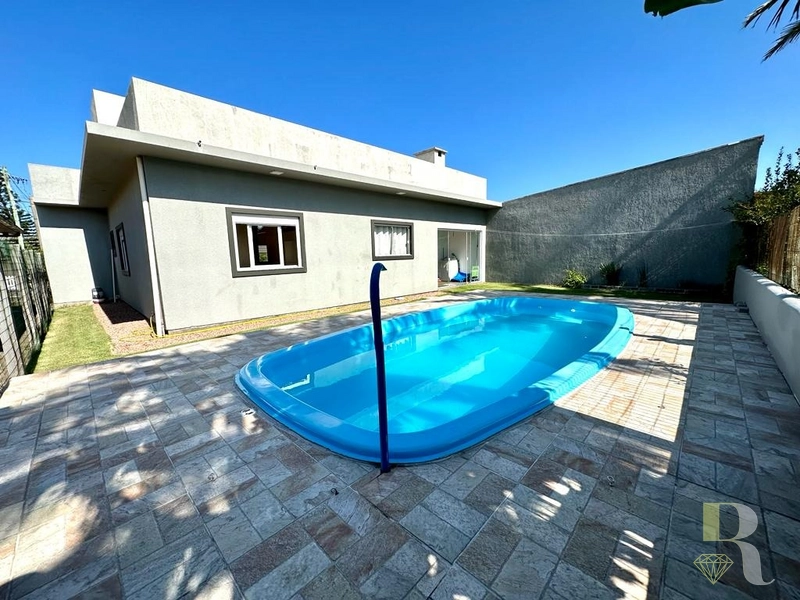 CASA NOVA PERTINHO DO MAR: 2ª foto da galeria de imagens do imóvel