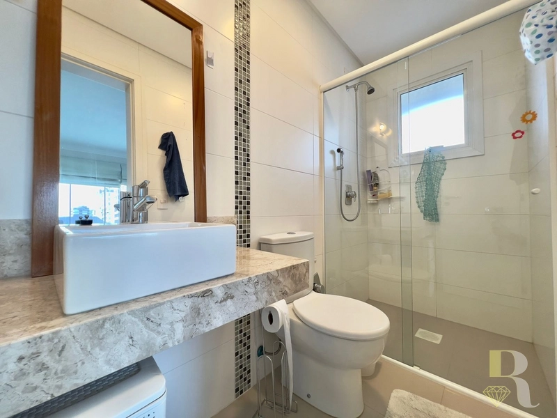 Apartamento de 3 dormitórios á poucos metros do mar: 8ª foto da galeria de imagens do imóvel