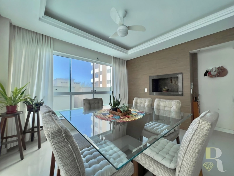 Apartamento de 3 dormitórios á poucos metros do mar: 1ª foto da galeria de imagens do imóvel