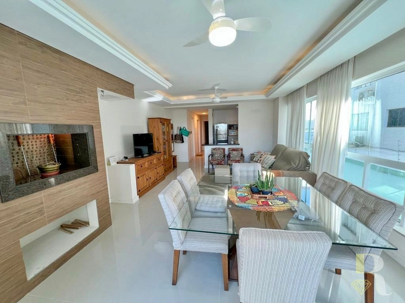 Apartamento de 3 dormitórios á poucos metros do mar: 3ª foto da galeria de imagens do imóvel