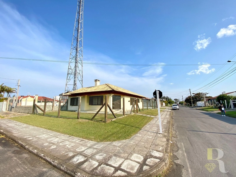 Casa fora de condomínio: 2ª foto da galeria de imagens do imóvel