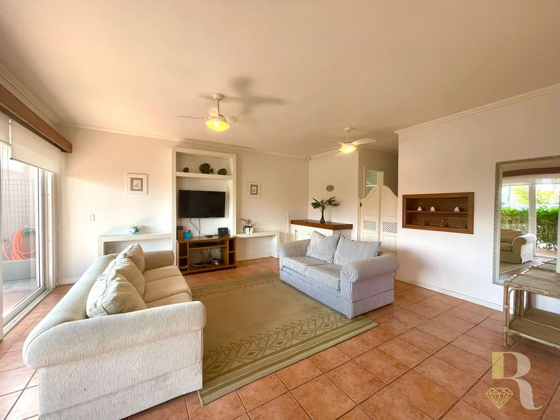 Casa 05 dormitórios em Xangri-lá: 10ª foto da galeria de imagens do imóvel