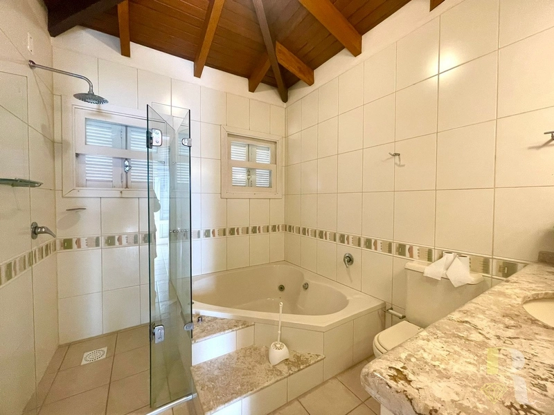 Casa 05 dormitórios em Xangri-lá: 17ª foto da galeria de imagens do imóvel