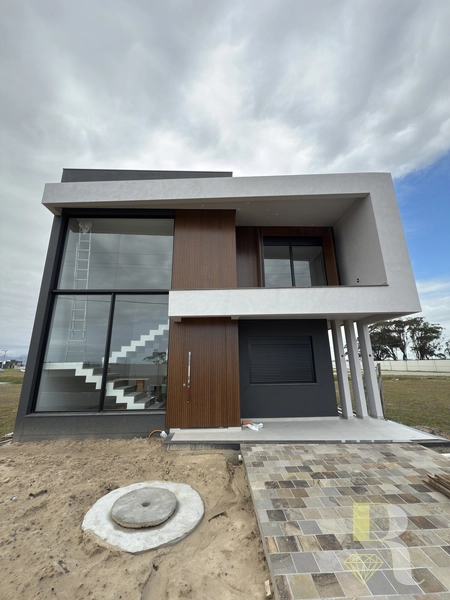 4 Suítes fundos lago! Apenas 3 casas prontas!!!: 1ª foto da galeria de imagens do imóvel
