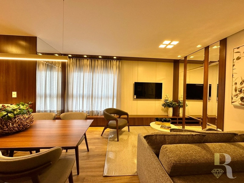 Apartamento alto padrão: 2ª foto da galeria de imagens do imóvel