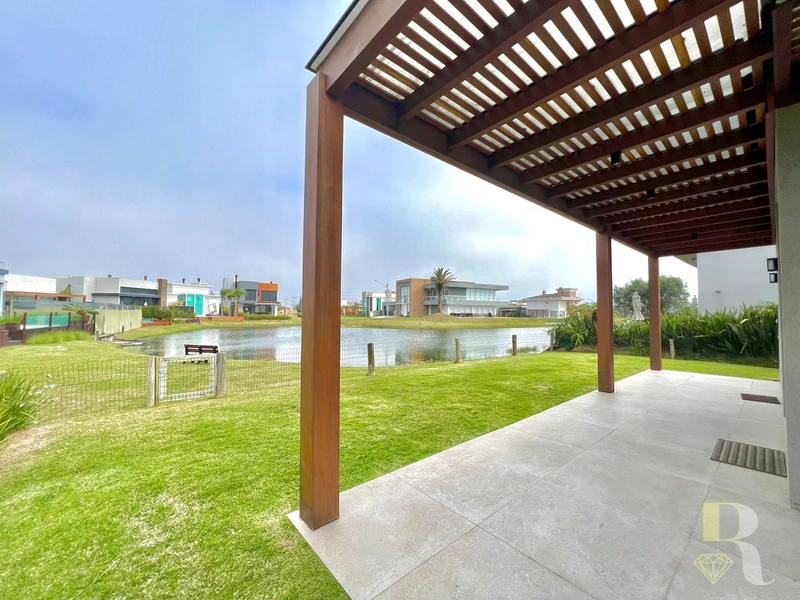 Casa Magnifica a Beira do Lago: 18ª foto da galeria de imagens do imóvel