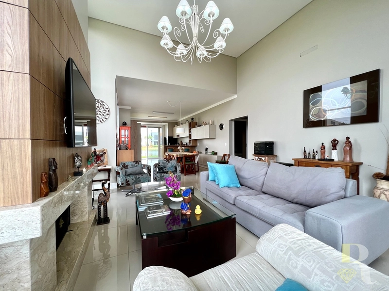 Casa Magnifica a Beira do Lago: 9ª foto da galeria de imagens do imóvel