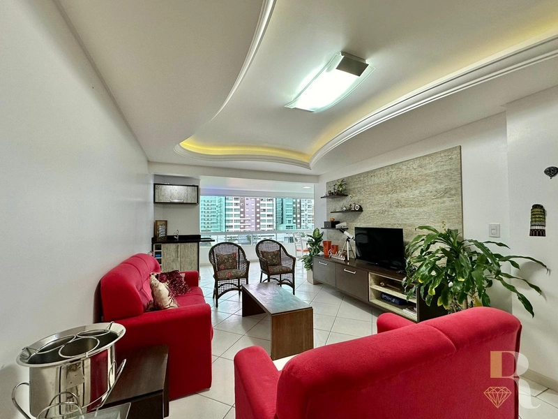 APARTAMENTO A VENDA FRENTE PRAÇA: 1ª foto da galeria de imagens do imóvel