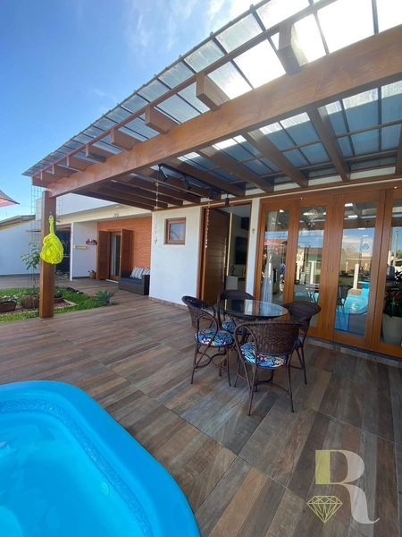 Casa com piscina, 1 Quadra do mar, espetacular: 7ª foto da galeria de imagens do imóvel
