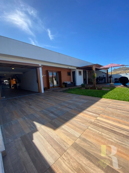 Casa com piscina, 1 Quadra do mar, espetacular: 27ª foto da galeria de imagens do imóvel