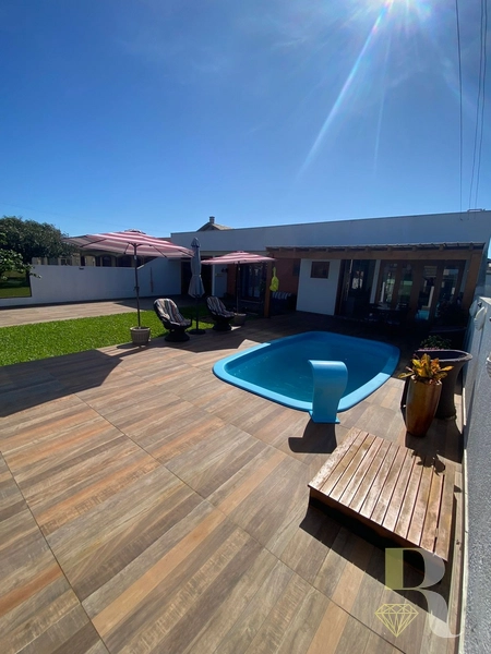 Casa com piscina, 1 Quadra do mar, espetacular: 22ª foto da galeria de imagens do imóvel