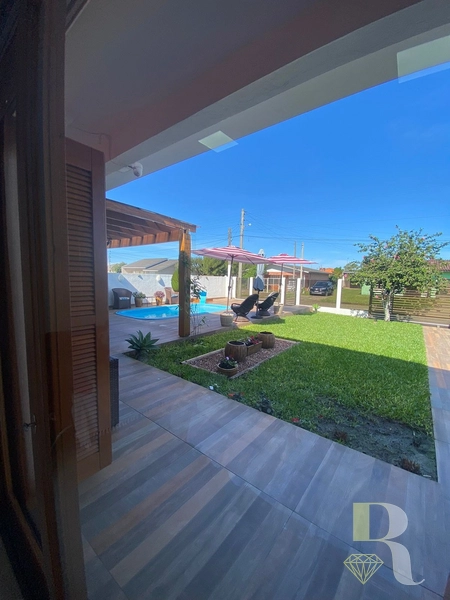 Casa com piscina, 1 Quadra do mar, espetacular: 16ª foto da galeria de imagens do imóvel