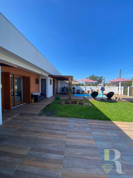 Casa com piscina, 1 Quadra do mar, espetacular: 24ª foto da galeria de imagens do imóvel