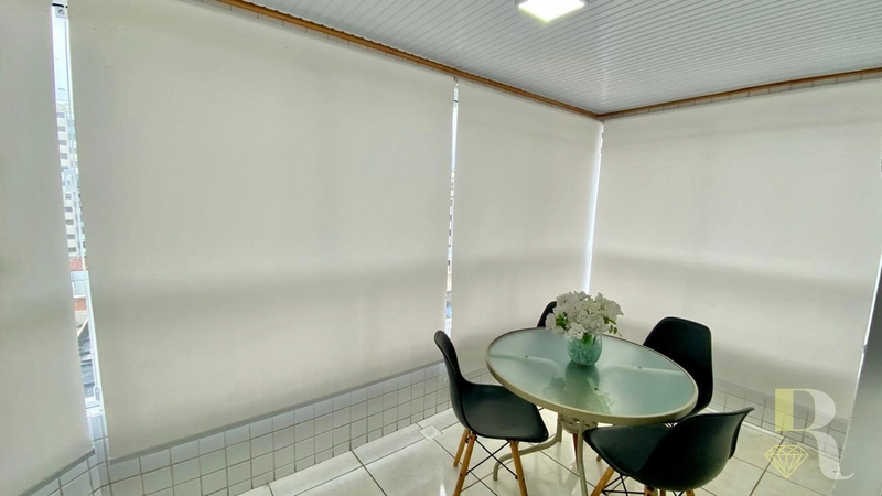 UM DORMITÓRIO DE FRENTE COM SUÍTE E LAVABO: 5ª foto da galeria de imagens do imóvel