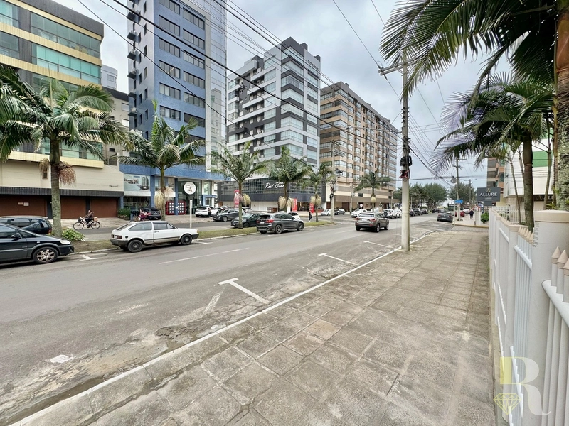 FRENTE AV. DE ENTRADA EM CAPAO DA CANOA E PROXIMO AO MAR: 11ª foto da galeria de imagens do imóvel