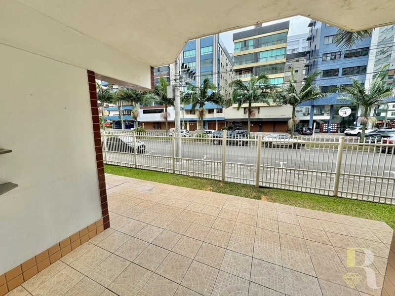 FRENTE AV. DE ENTRADA EM CAPAO DA CANOA E PROXIMO AO MAR: 6ª foto da galeria de imagens do imóvel