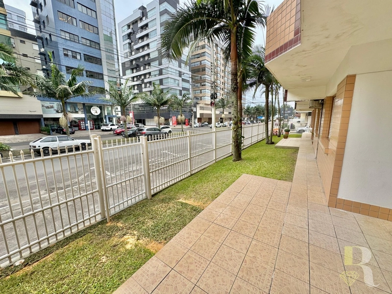 FRENTE AV. DE ENTRADA EM CAPAO DA CANOA E PROXIMO AO MAR: 10ª foto da galeria de imagens do imóvel