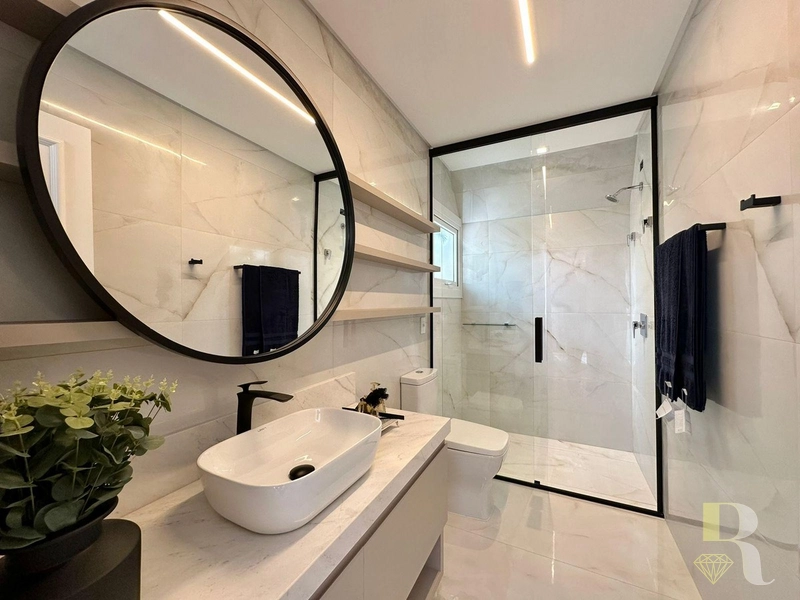 APARTAMENTO À VENDA NO EDIFÍCIO COM DESIGN NEOCLÁSSICO: 25ª foto da galeria de imagens do imóvel