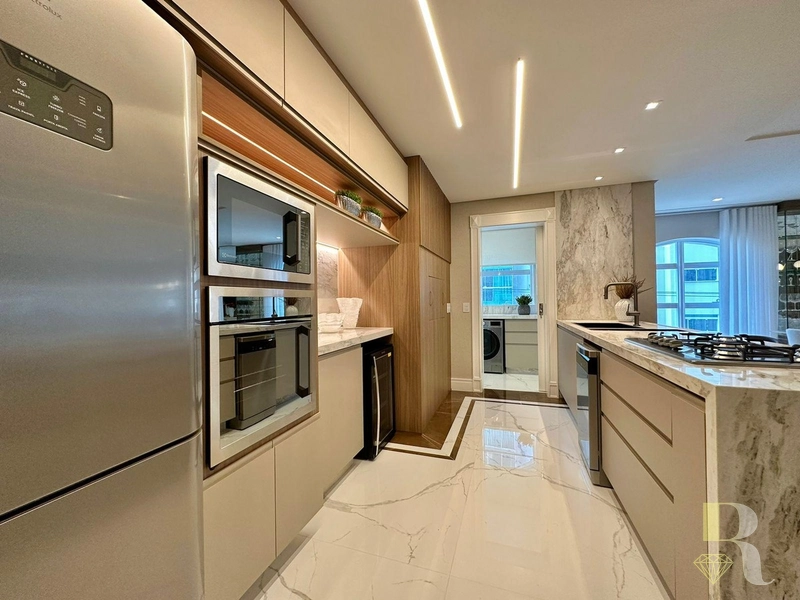APARTAMENTO À VENDA NO EDIFÍCIO COM DESIGN NEOCLÁSSICO: 11ª foto da galeria de imagens do imóvel
