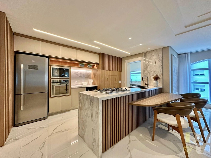 APARTAMENTO À VENDA NO EDIFÍCIO COM DESIGN NEOCLÁSSICO: 9ª foto da galeria de imagens do imóvel
