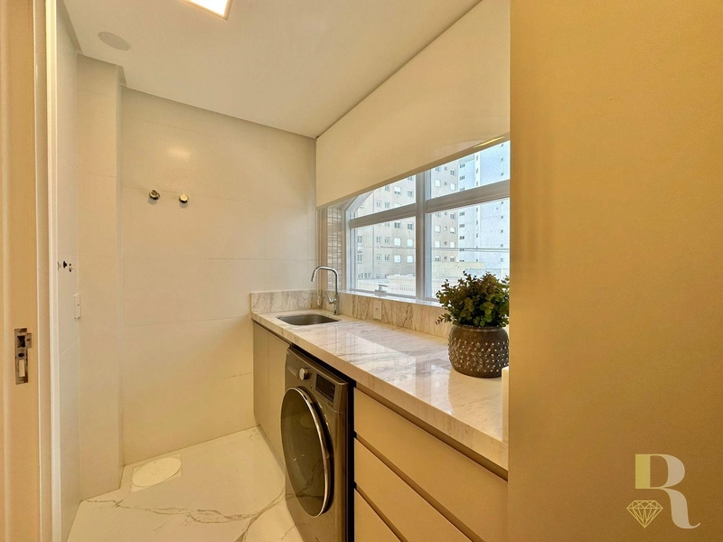APARTAMENTO À VENDA NO EDIFÍCIO COM DESIGN NEOCLÁSSICO: 23ª foto da galeria de imagens do imóvel