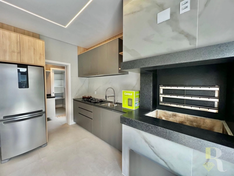 Sobrado 233m² em área nobre - Vista Definida!: 3ª foto da galeria de imagens do imóvel