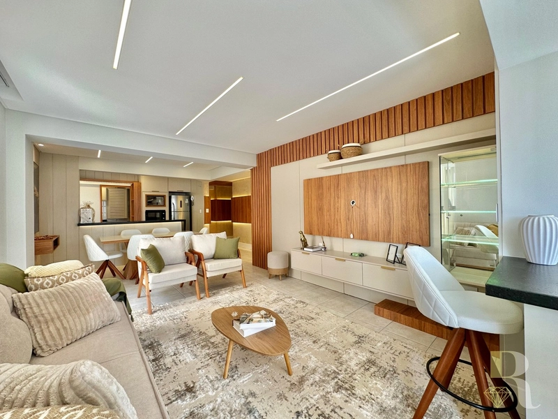 APARTAMENTO À VENDA PRÓXIMO AO MAR COM TERRAÇÃO: 9ª foto da galeria de imagens do imóvel
