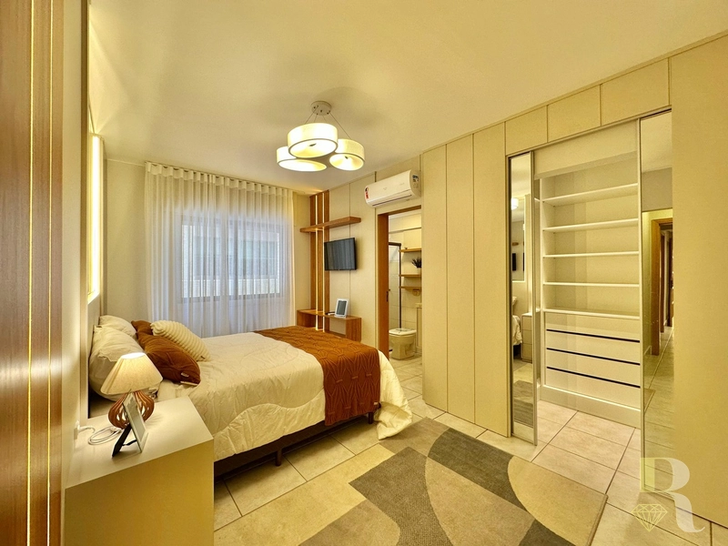 APARTAMENTO À VENDA PRÓXIMO AO MAR COM TERRAÇÃO: 15ª foto da galeria de imagens do imóvel