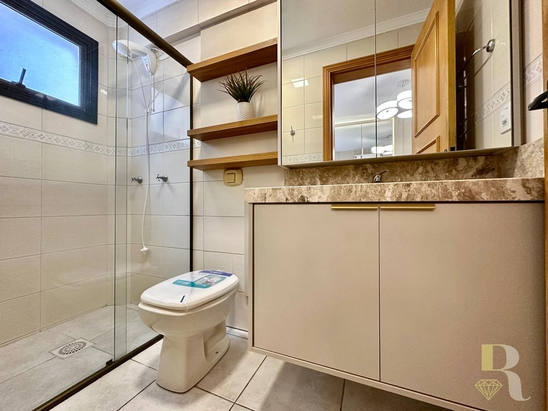 APARTAMENTO À VENDA PRÓXIMO AO MAR COM TERRAÇÃO: 19ª foto da galeria de imagens do imóvel