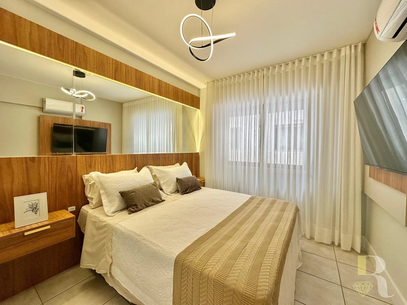 APARTAMENTO À VENDA PRÓXIMO AO MAR COM TERRAÇÃO: 5ª foto da galeria de imagens do imóvel