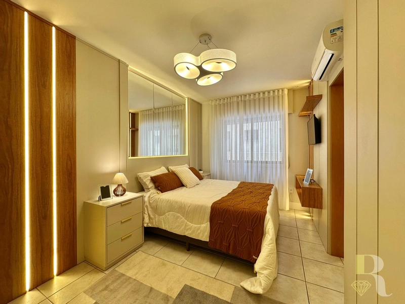 APARTAMENTO À VENDA PRÓXIMO AO MAR COM TERRAÇÃO: 11ª foto da galeria de imagens do imóvel