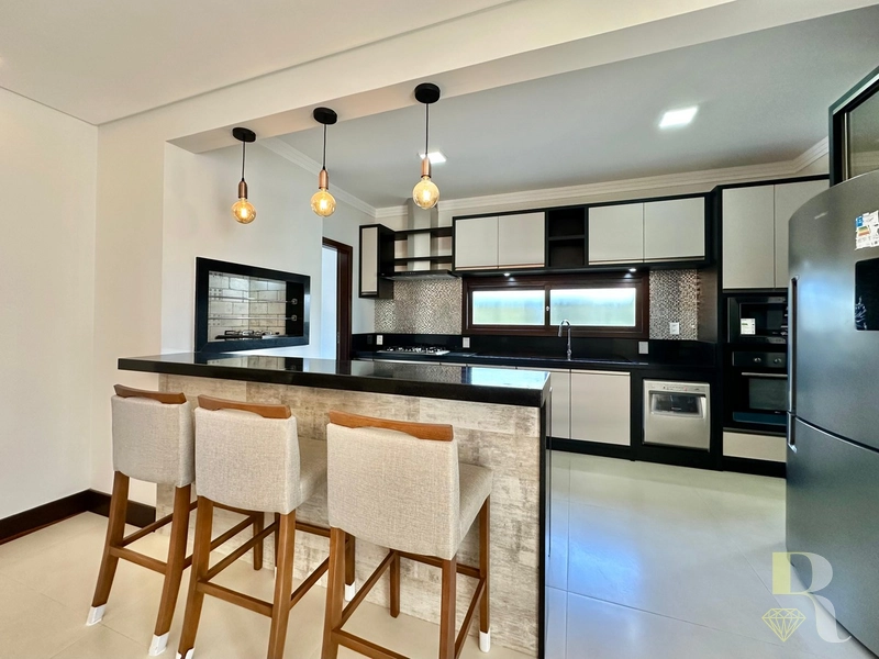 CASA DE ALTO PADRÃO À VENDA EM ATLÂNTIDA: 8ª foto da galeria de imagens do imóvel