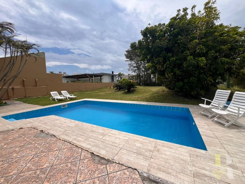 SOBRADO EM ATLANTIDA EM DOIS TERRENOS 150M DO MAR: 12ª foto da galeria de imagens do imóvel