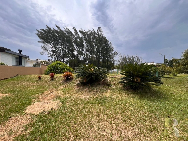 SOBRADO EM ATLANTIDA EM DOIS TERRENOS 150M DO MAR: 15ª foto da galeria de imagens do imóvel