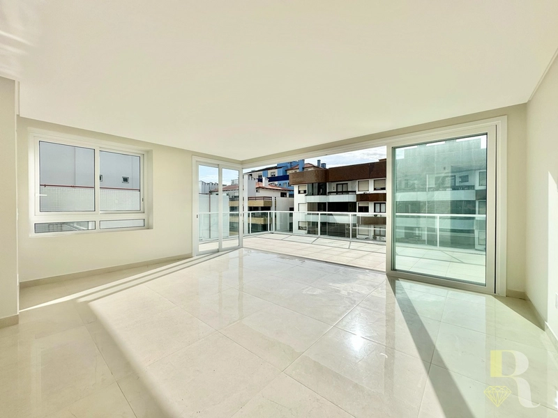 APARTAMENTO COM TERRAÇO À VENDA: 2ª foto da galeria de imagens do imóvel