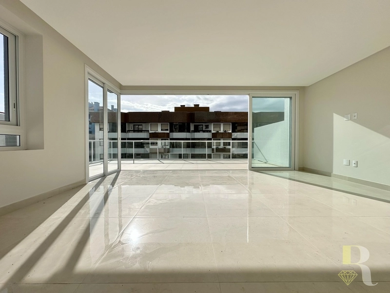 APARTAMENTO COM TERRAÇO À VENDA: 1ª foto da galeria de imagens do imóvel