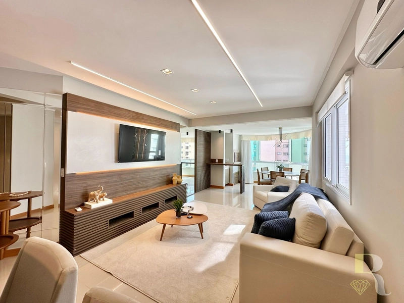 APARTAMENTO COM VISTA PARA O MAR E PARA PRAÇA LUIZ BASSANI!: 4ª foto da galeria de imagens do imóvel