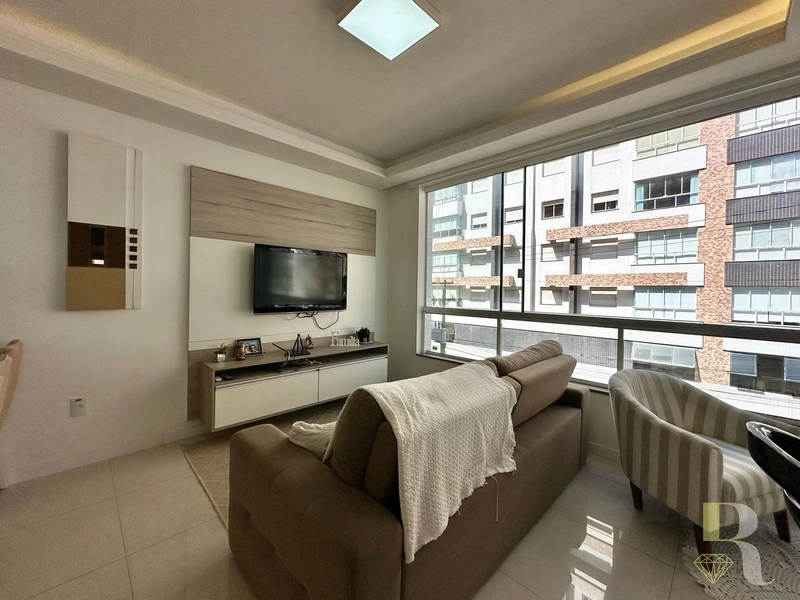 APARTAMENTO À VENDA COM TERRAÇO LATERAL: 3ª foto da galeria de imagens do imóvel