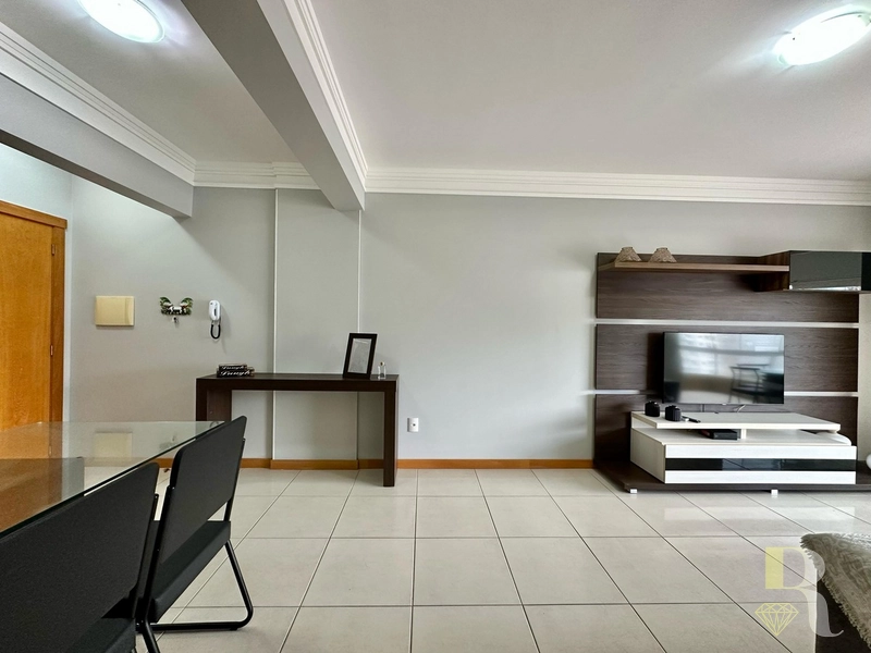 APARTAMENTO JUNTO A PÇA LUTERANA E MAR COM AMPLA SACADA LESTE: 3ª foto da galeria de imagens do imóvel