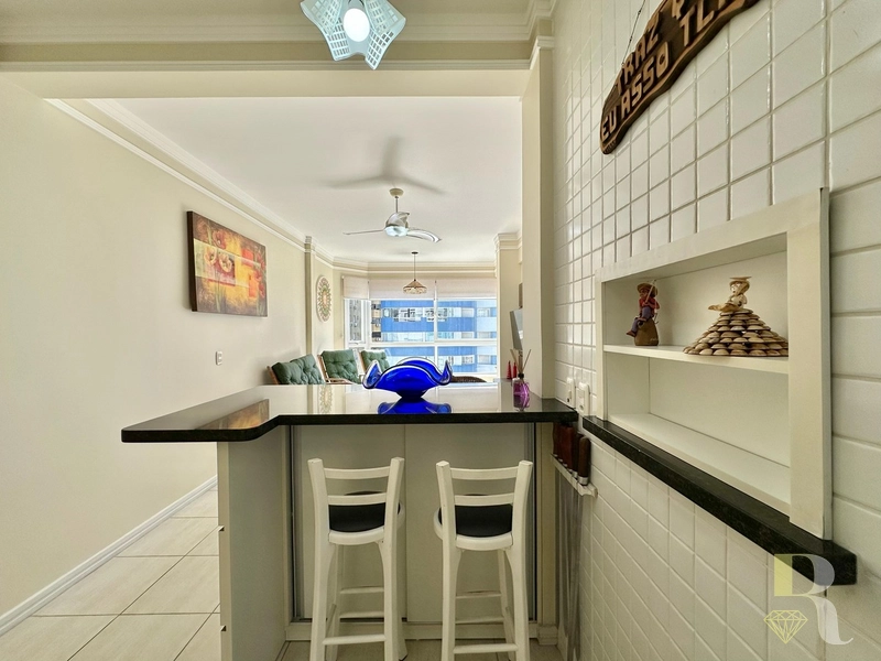 APARTAMENTO À VENDA COM VISTA PARA O MAR: 2ª foto da galeria de imagens do imóvel
