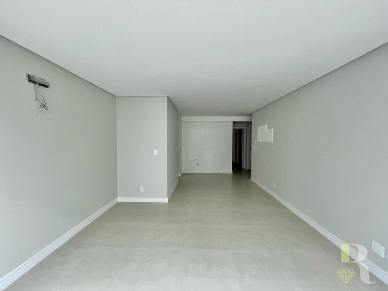 APARTAMENTO AUTOMATIZADO DE FRENTE NAVEGATES: 10ª foto da galeria de imagens do imóvel