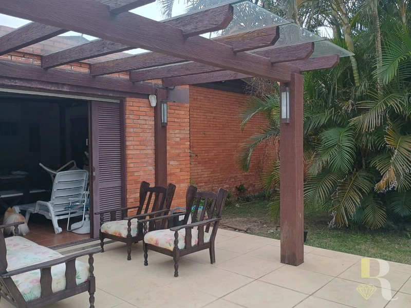 CASA A POUCOS METROS DO MAR E ROUBADINHAS: 4ª foto da galeria de imagens do imóvel